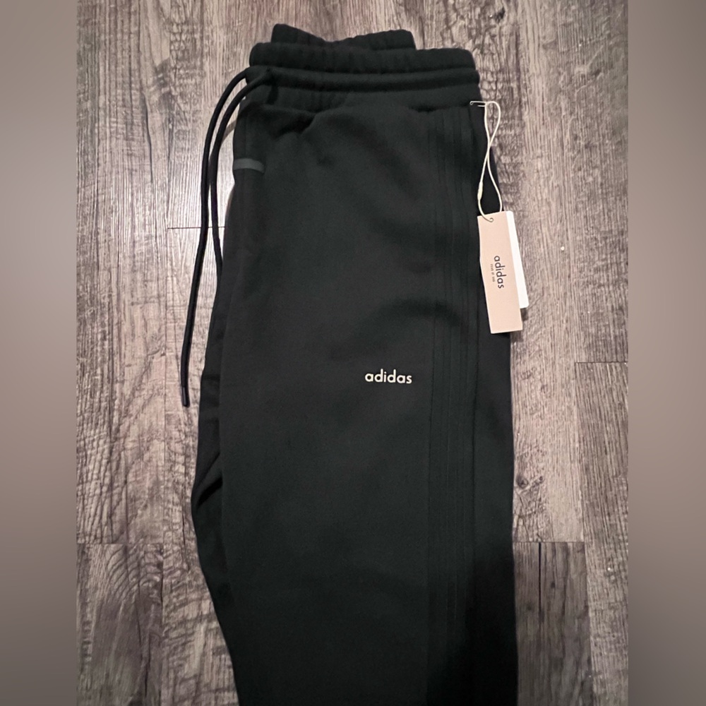 FEAR OF GOD Adidas Men's Black Joggers
Authentic Genuine from website. - Picture 11 of 11